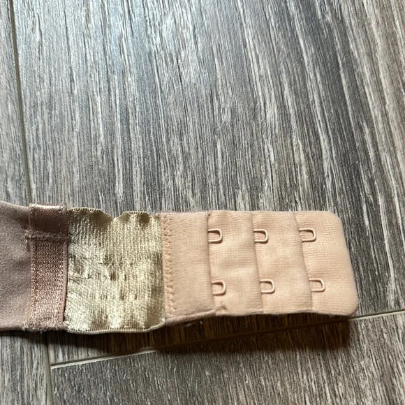 Felina Nude Strapless Bra - Picture 6 of 7